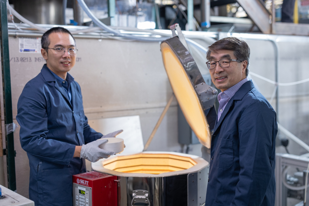 Inventor of IperionX's titanium metal technologies, Dr. Zak Fang working with his team to produce sustainable and low cost titanium metal powder.